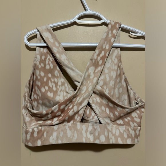 Fabletics Oasis Twist Sports Bra in Spotted Doe - Picture 2 of 2